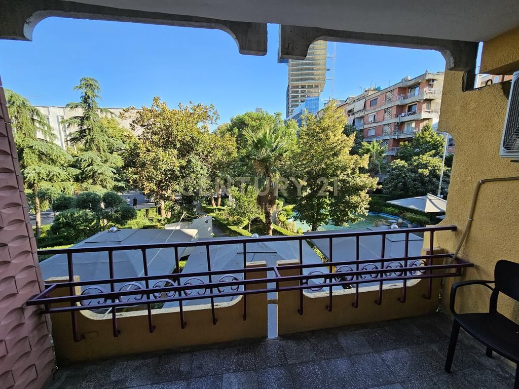Apartament te Sheshi Skenderbej per shitje!