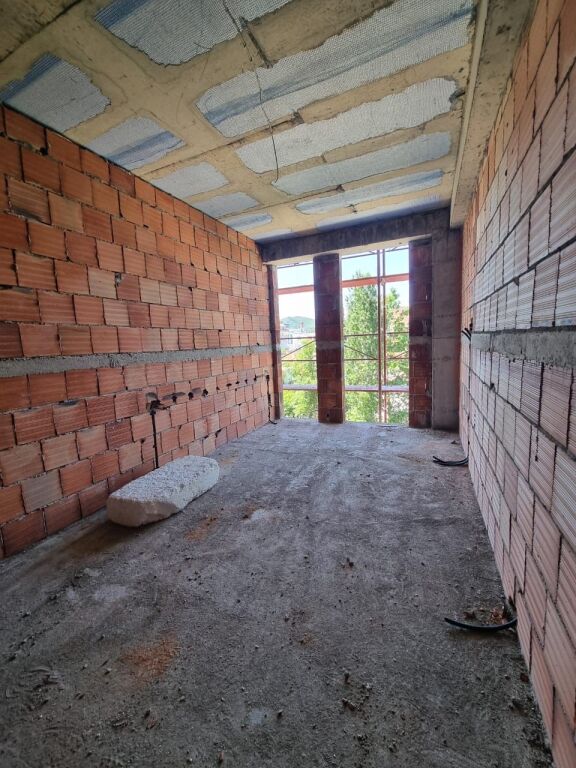 🏡 OKAZION PËR SHITJE – APARTAMENT 1+1 TEK REZIDENCA RIVER SIDE  📍