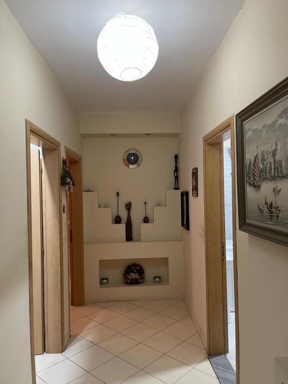 Jepet me qira apartament 2+1