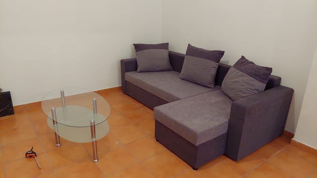 Astir, Complesso Fratari affitta appartamento, 2+1+2, arredato. 45,000Leke