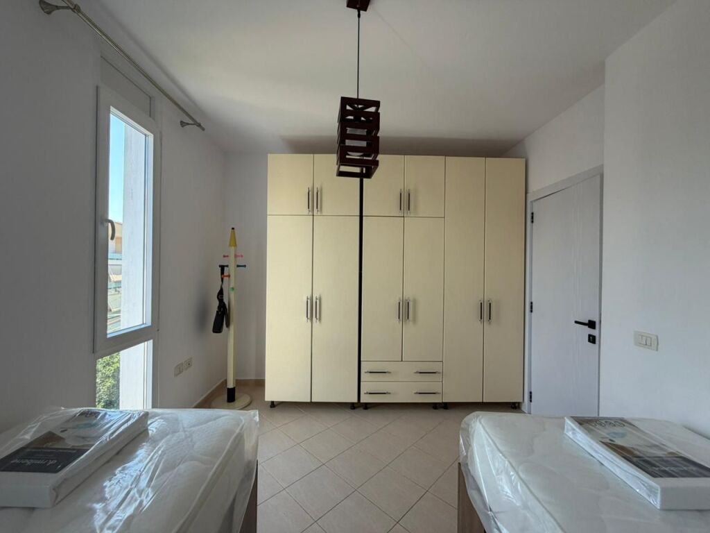 Apartment 1+1 for rent at Komuna e Parisit.