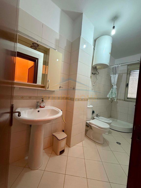 Jap me Qera , Apartament 2+1+2 , në Unazën e Re, pranë Vilës L