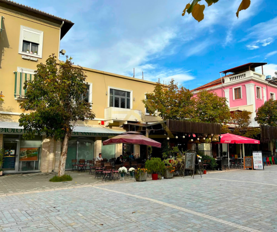 Shitet Pronë me Potencial të Lartë Investimi – Pedonalja e Beratit