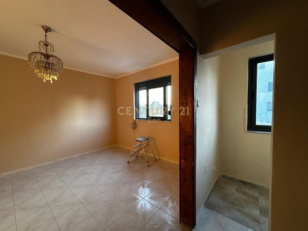 SHITET APARTAMENT KATI 4, 1+1 TEK STADIUMI, NE DURRES !