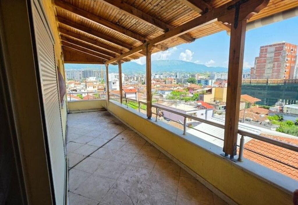 Affittasi appartamento 2+1 a Xhamllik