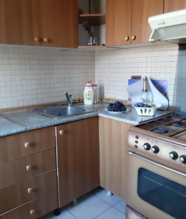POLIGRAFIKU NE SHKOZE, APARTAMENT 1+1, ME QIRA