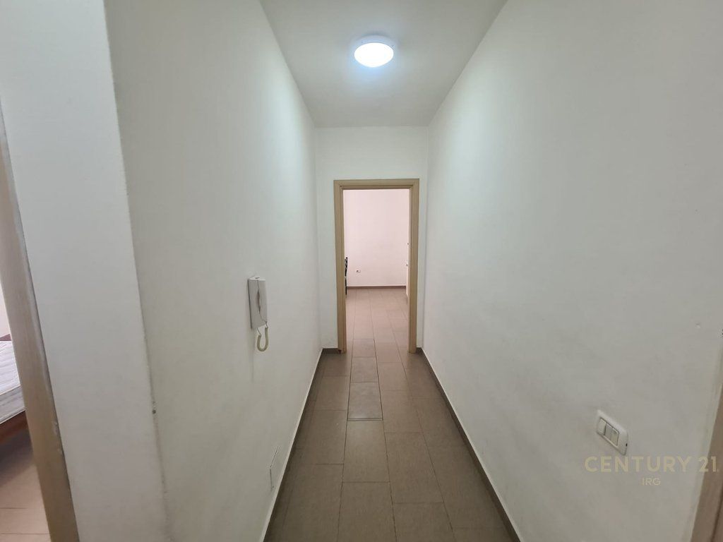 APARTAMENT 2+1+2 TE UNAZA E RE! 163,000 €