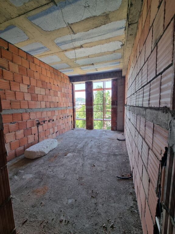 🏡 OKAZION PËR SHITJE – APARTAMENT 1+1 TEK REZIDENCA RIVER SIDE  📍