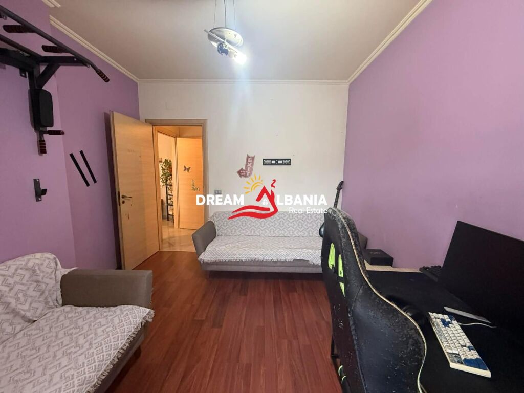 Apartament 2+1+2WC ne Shitje Kinostudio (ne Kompleks), prane Komisariatit Nr 4 (ID 51212001)