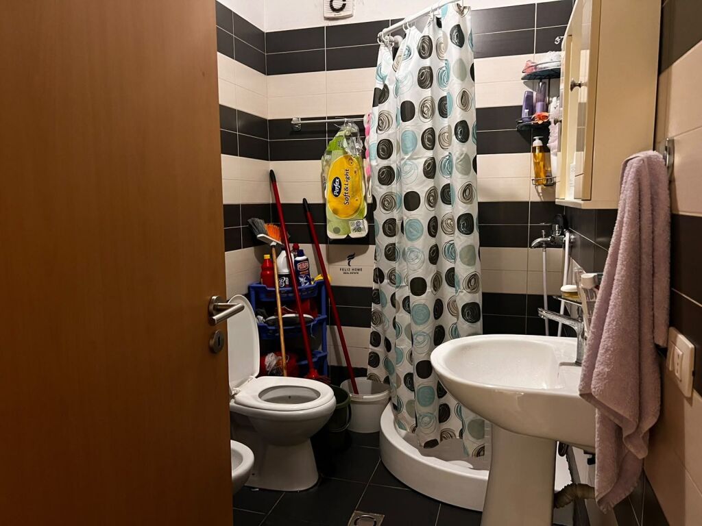 SHITET APARTAMENT 2+1 21 DHJETORI 242.000 EURO FH-78390