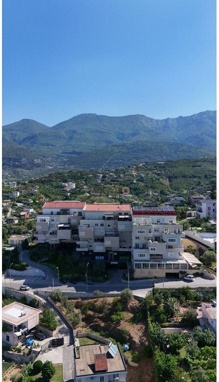Shitet Apartament 1+1 me Pamje nga Liqeni i Farkes!