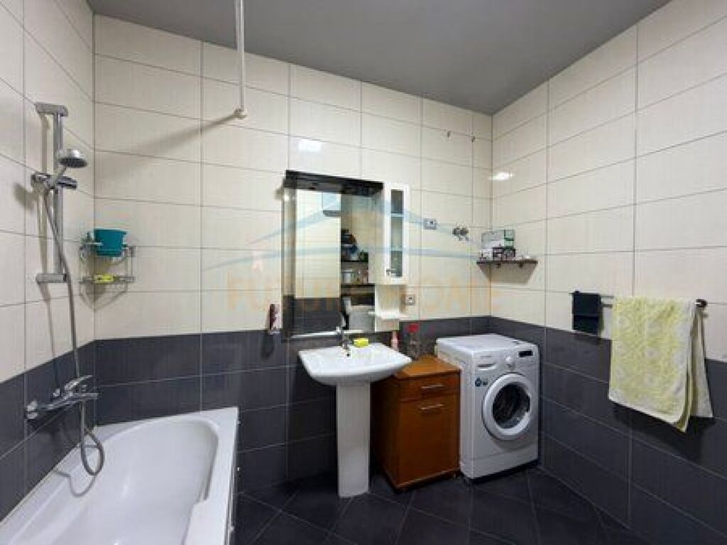 Shitet, Apartament 2+1+2+Verandë, Rruga Jordan Misja, Tiranë
