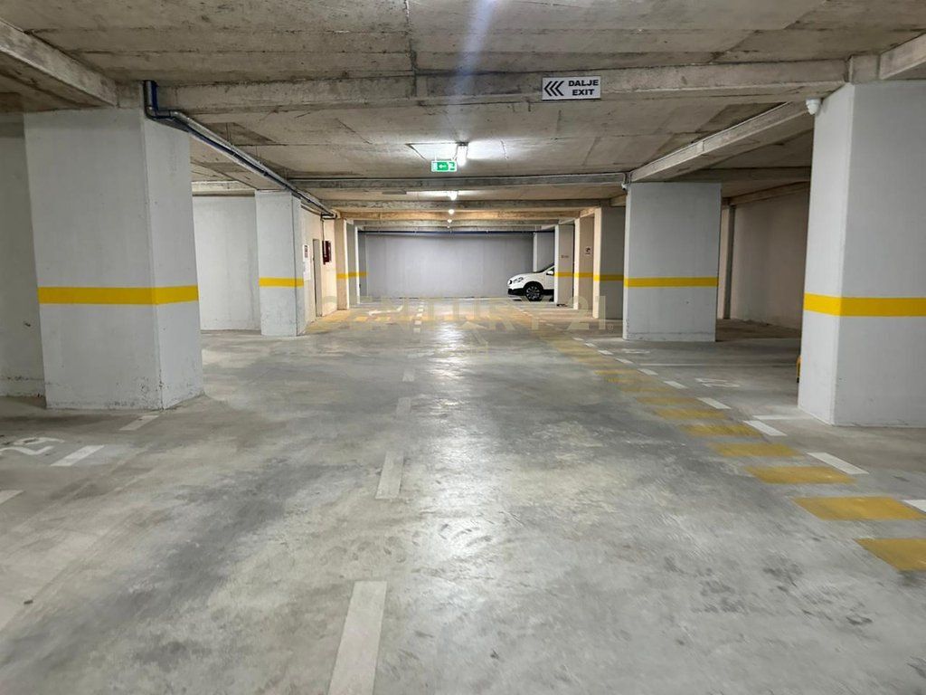 FOR RENT MODERN APARTMENT 2+1+2 + PARKING SPACE AT THE NEW MARKET! 1,300 €
