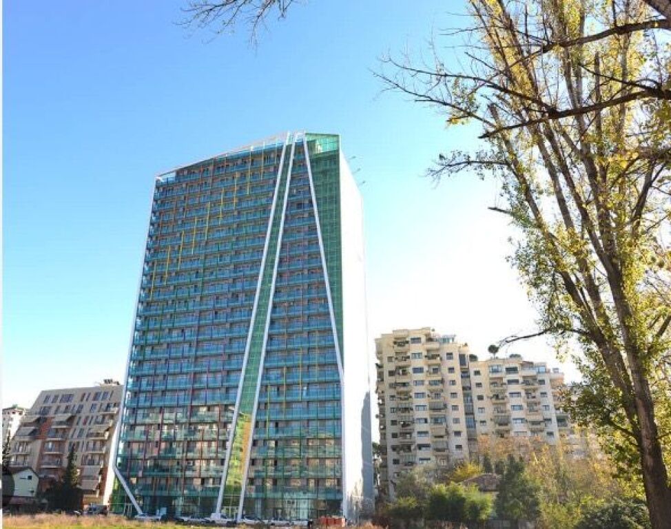 ZYRE 400m2 PER QERA TEK AMBASADOR 3