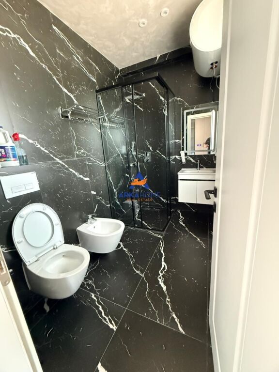 AFFITTASI APPARTAMENTO 2+1+VERANDA "VIA LIGOR LUBONJA, SAUK VECCHIO" 140000 LEKE