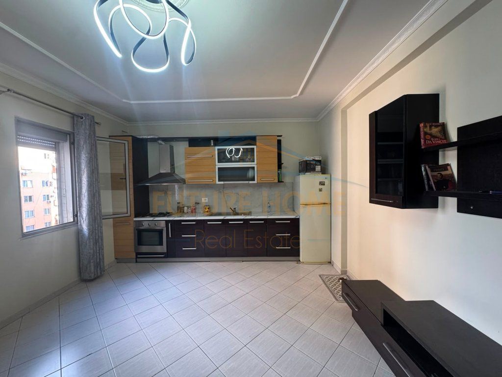 Shitet, Apartament 1+1, Unaza Re
