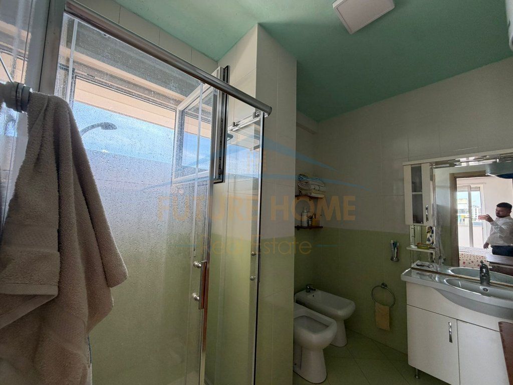 In vendita, Appartamento 2+1+2 con Veranda, Via Jordan Misja, Tirana