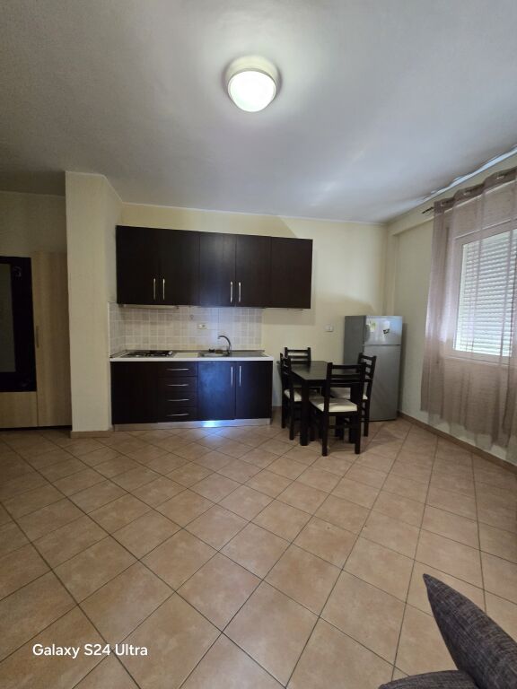 🏡 Apartament 2+1 në Shitje – Zona e Ish-Parkut, Tiranë