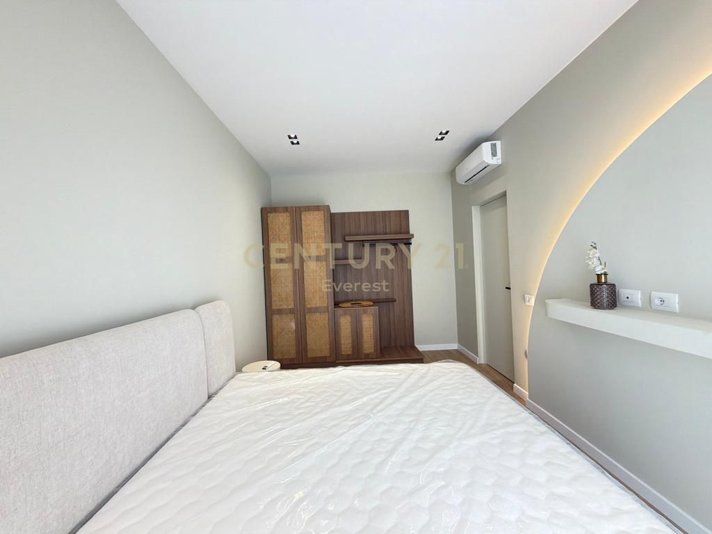 BARRICADES STREET, WE RENT 1+1 APARTMENT FOR RENT!