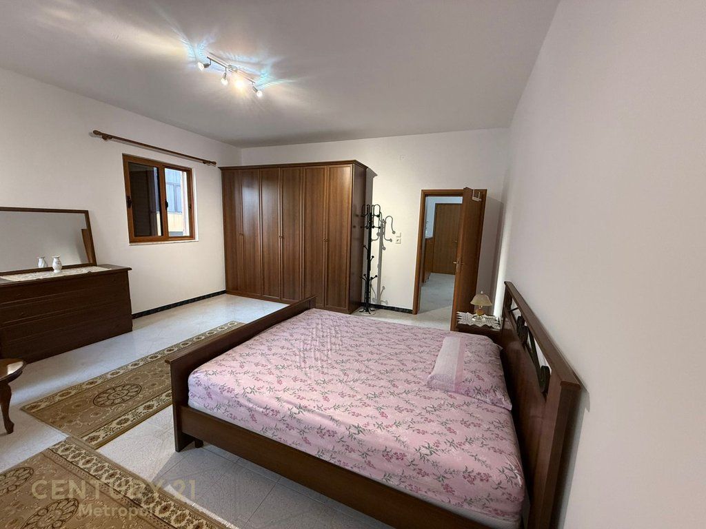 JEPET ME QIRA KAT VILE 2+1+POST PARKIMI, QYTET STUDENTI! 600 € /Muaj
