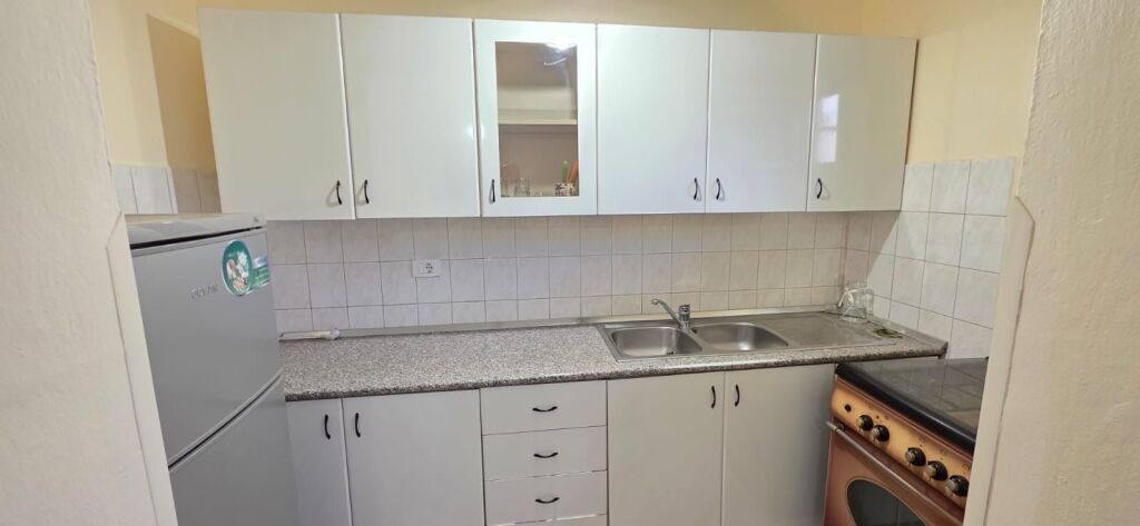 Apartment 3+1 for rent at Bulevardi Zogu i Pare, Hamit Shijaku Street, near Gazeta Celsi!