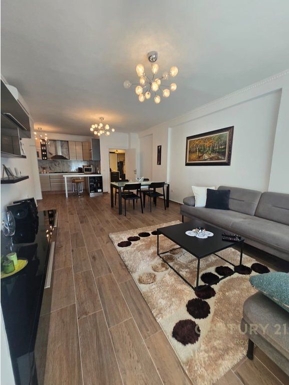 SHITET APARTAMENT 2+1+GARAZHD KET ISH-URT'ja !!!