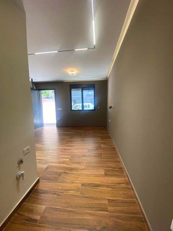 🏢 BUSINESS PREMISES FOR RENT – 21 Dhjetori, near Square 21