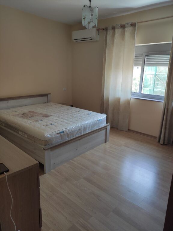 Jepet me qera apartament  1+1 Prane Shkolles  Jeromin De Rada