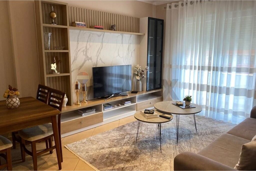 Apartment 1+1, for rent at Kavaja Street!