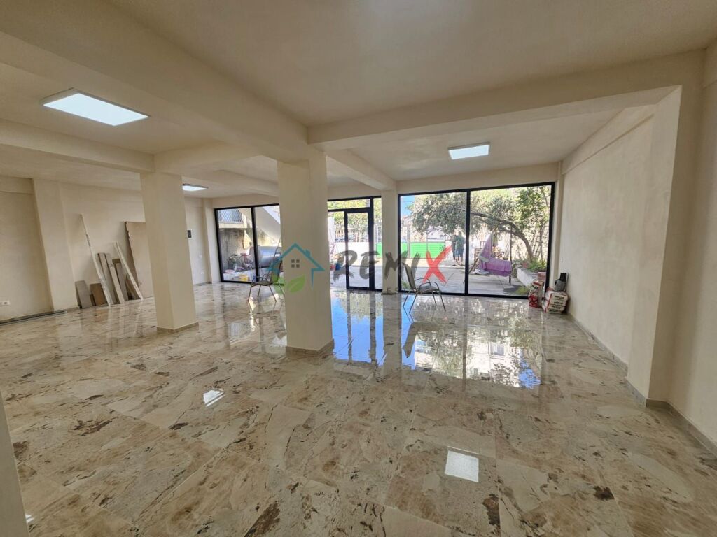 BUSINESS PREMISES FOR RENT NEAR THE RED CROSS - DURRËS