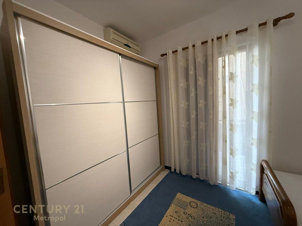 JEPET ME QIRA KAT VILE 2+1+POST PARKIMI, QYTET STUDENTI! 600 € /Muaj