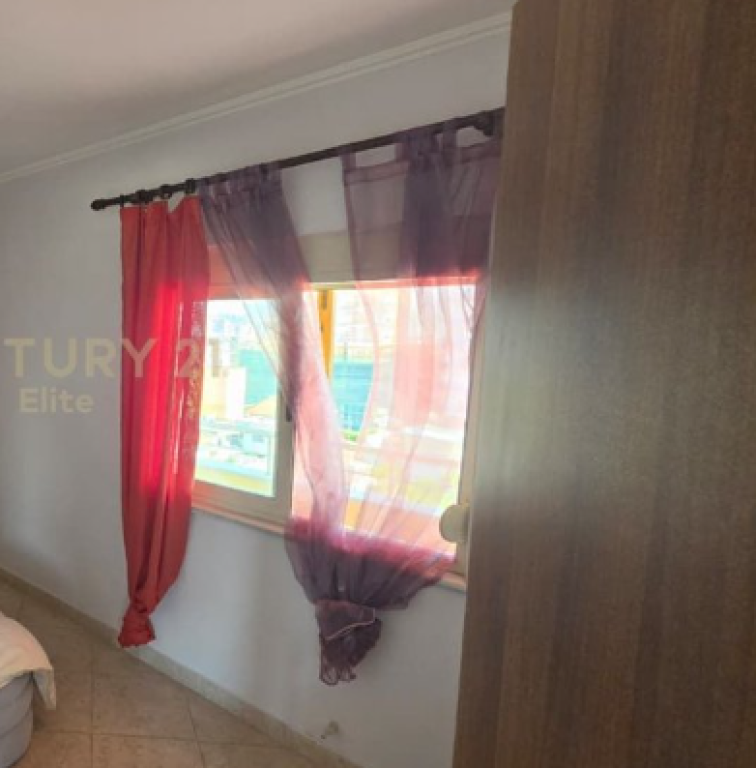 Xhamllik, Jepet me qira apartament 2+1