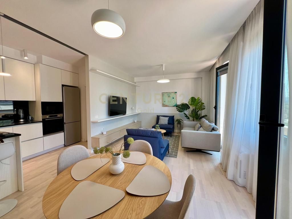 JAPIM ME QIRA APARTAMENT 2+1+2 + POST PARKIMI TEK RR.BARRIKADAVE!!