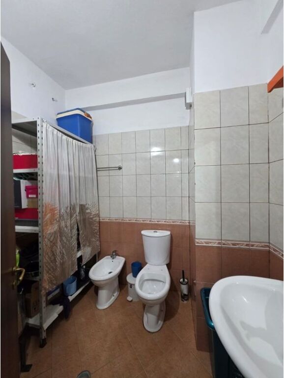VENDESI APPARTAMENTO 2+1+2 CASSA ITALIA !