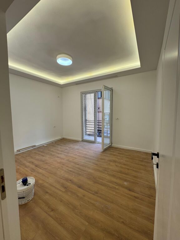 Shitet apartament 1+1 Ne Myslym Shyri