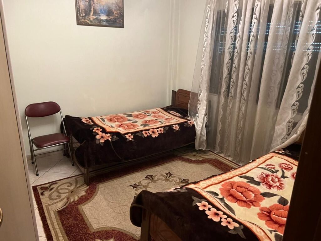 Shitet 2+ 1   Te Malaiziani  130 mln