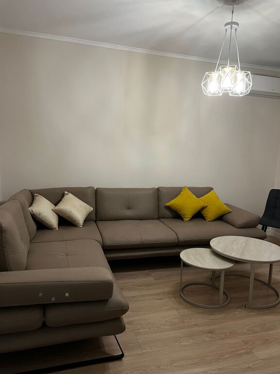 Apartment for rent opposite Rng center (Zogu zi)