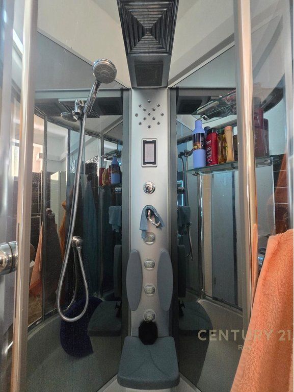 SHITET APARTAMENT 2+1+GARAZHD KET ISH-URT'ja !!!