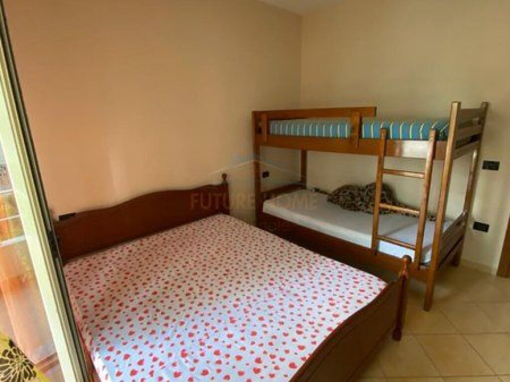Vendita, Appartamento 1+1+2 Balconi, Vicino alla Scuola Marina, Lungomare, Vlore.