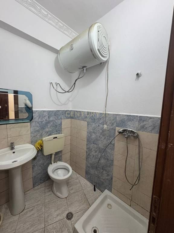 We sell a 1+1 apartment between Kavaja Street and Myslym Shyri !! Possibility to convert to 2+1 !!