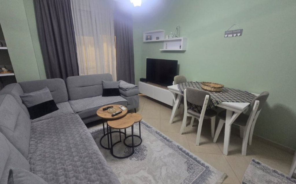 APARTAMENT 2+1 PRANE TELEFERIKUT-FRESK PER QERA