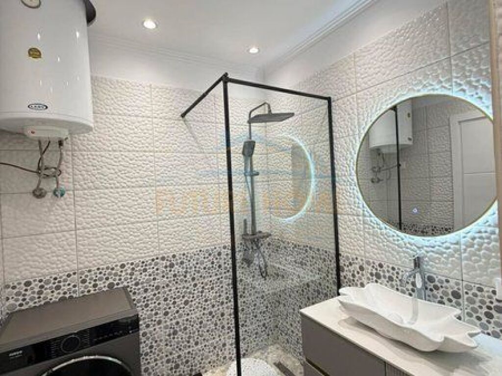 Shitet, Apartament 2+1+2, Unaza Re