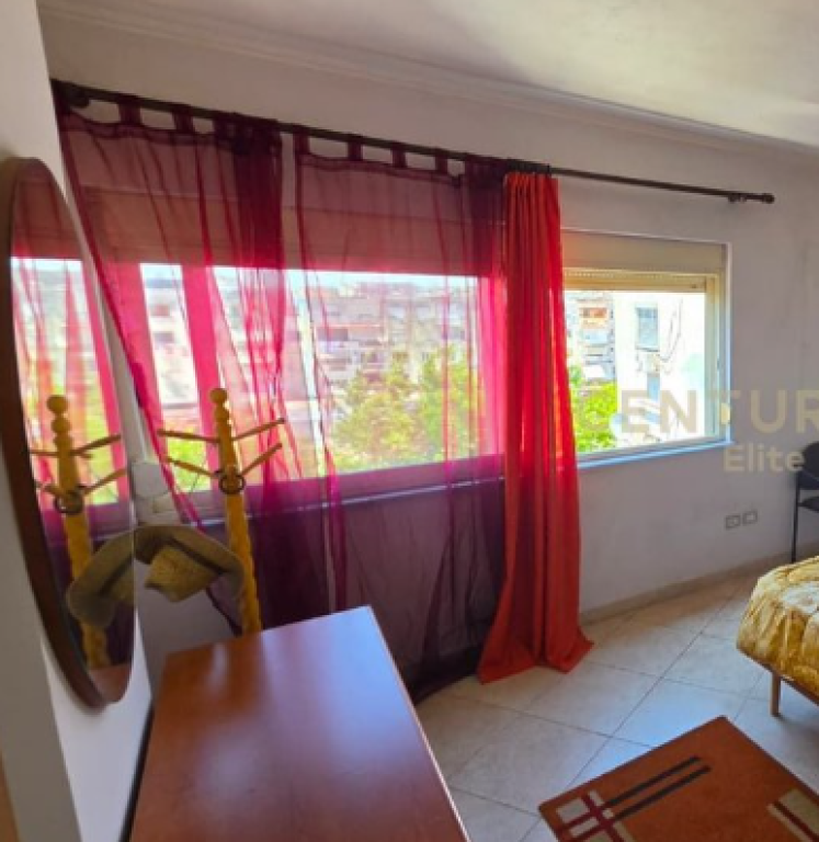 Xhamllik, Jepet me qira apartament 2+1