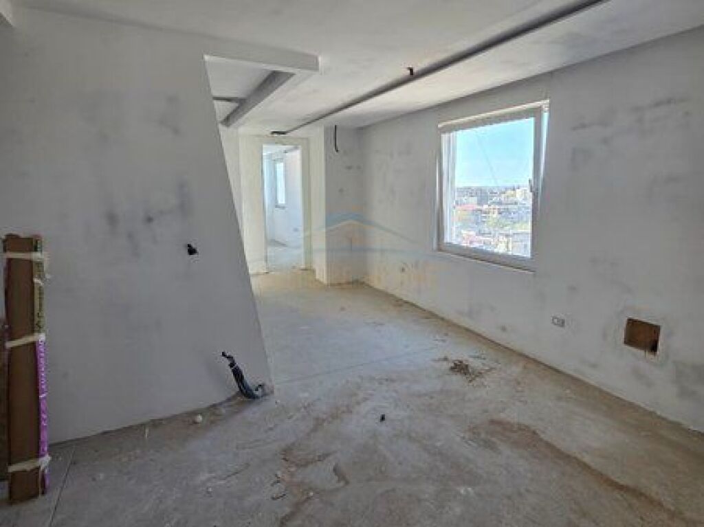 For sale, Apartment 3+1, Former Exhibition, Tirana