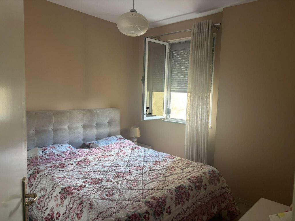 APARTAMENT ME QERA 1+1 MYSLYM SHYRI 60.000 LEKE FH-78511