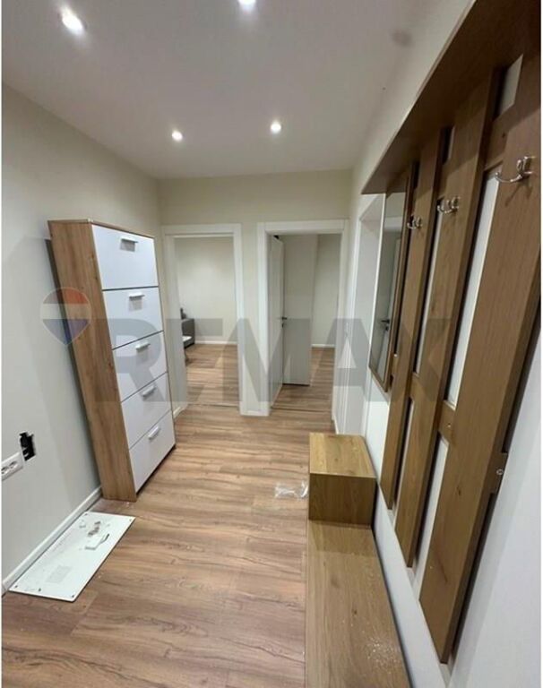 Ali Demi, Japim me Qira Apartament 2+1