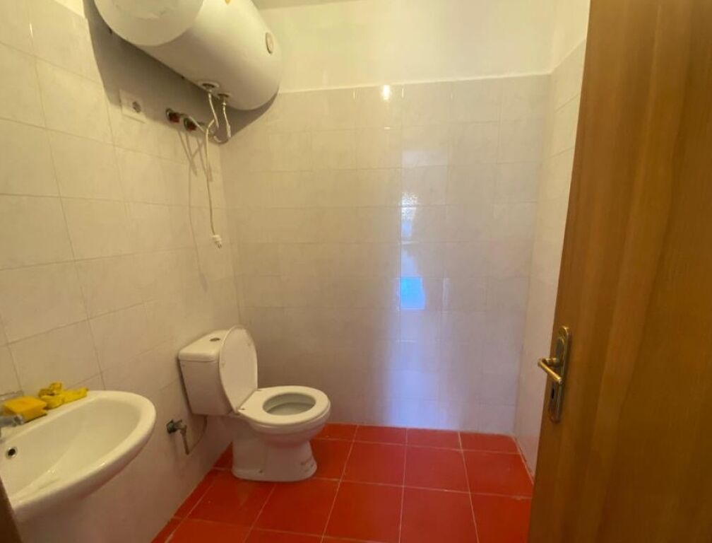 OCCASIONE ZONA 1450€ M2 VENDESI UNITA' COMMERCIALE A ASTIR