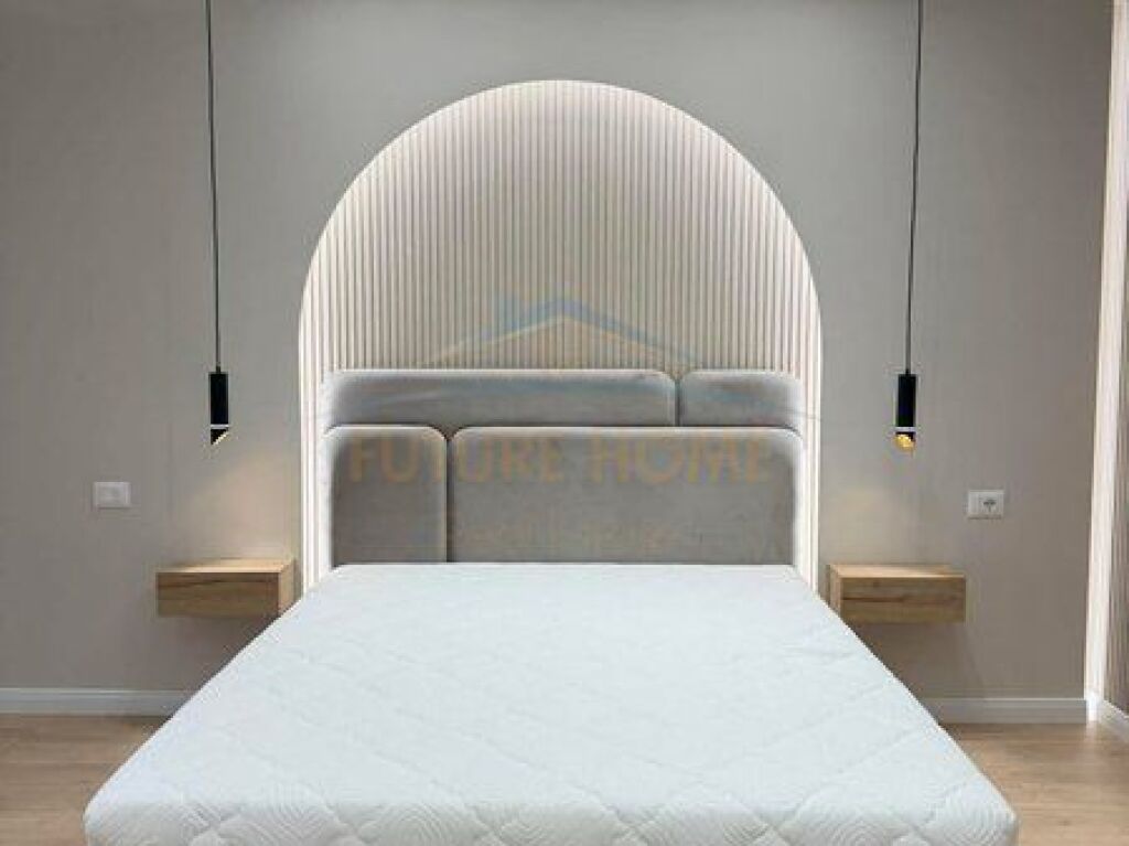 Shitet, Apartament 2+1+2, Unaza Re