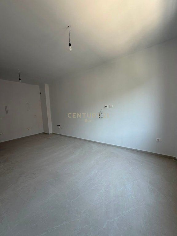 13 APPARTAMENTI 1+1 IN AFFITTO IN UNA RESIDENZA CON PISCINA, PER INVESTIMENTO A MALIN E ROBIT !! 3.450 € /Mese