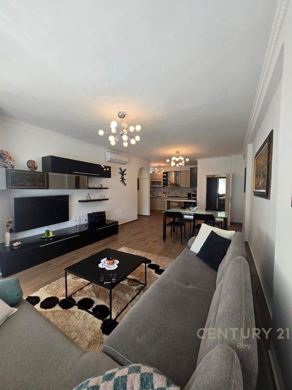 SHITET APARTAMENT 2+1+GARAZHD KET ISH-URT'ja !!!